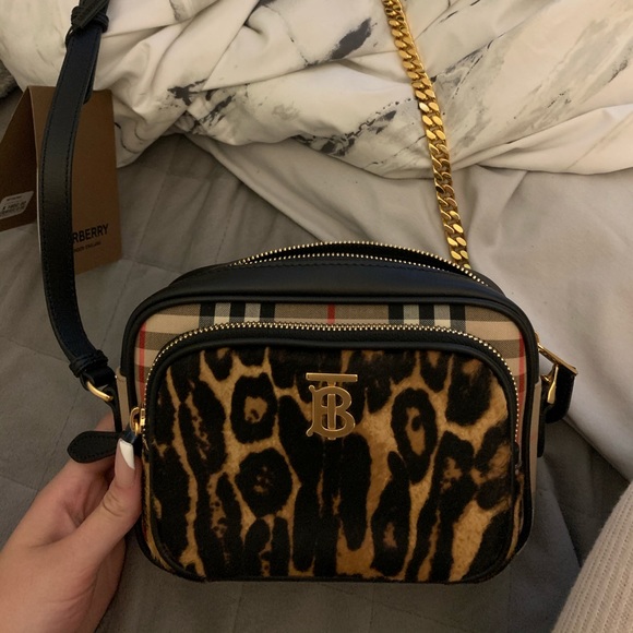 Burberry purse - Picture 3 of 7